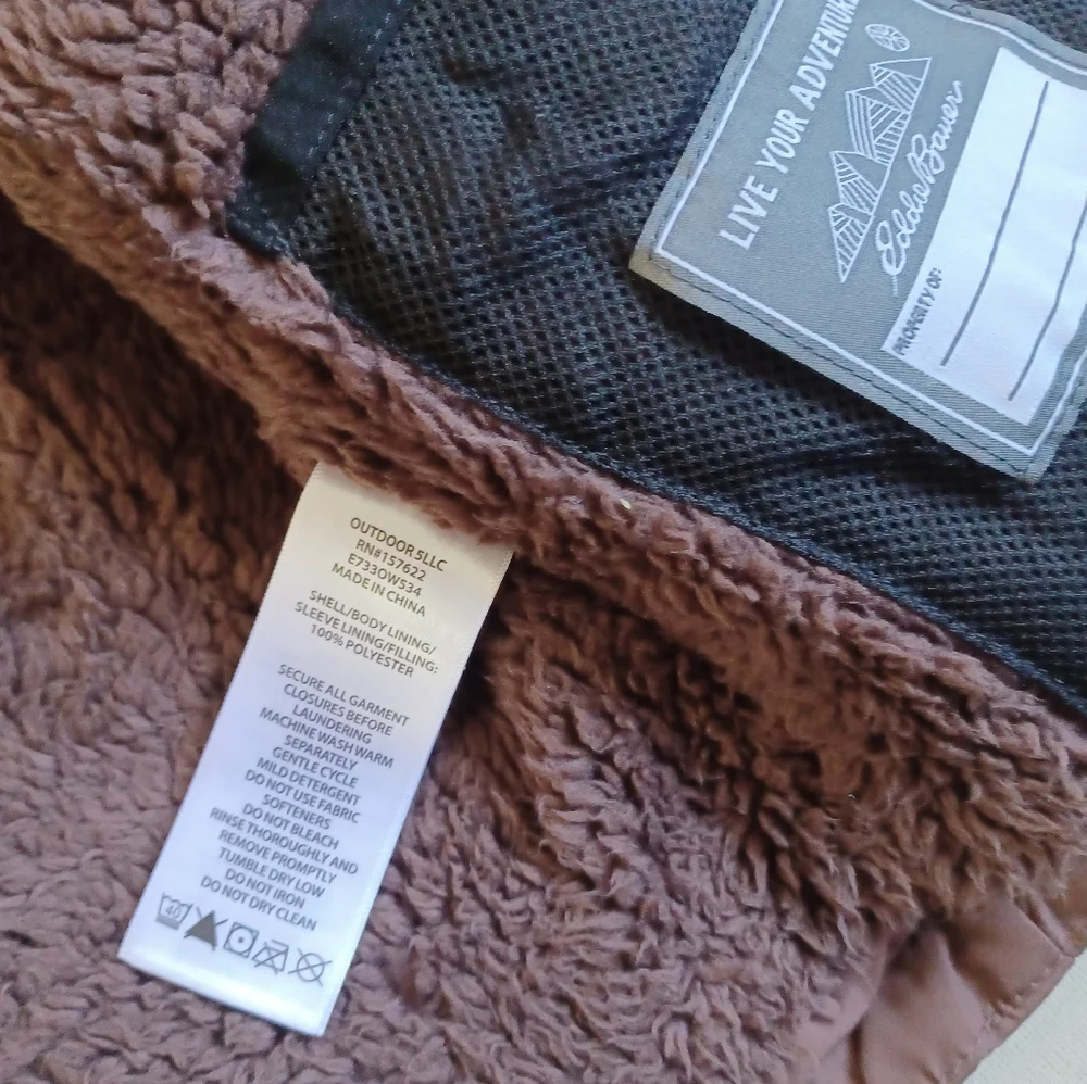 Eddie Bauer Kid's Puffer Jacket - Picture 5 of 8